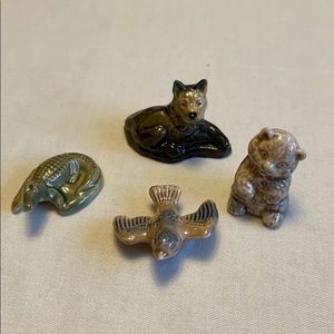 Vintage Red Rose Figures..camel not shown in cover